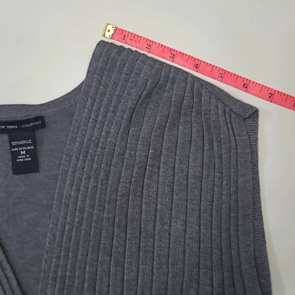 New York & Co. Acrylic Sweater Vest Textured Cable Knit V-Neck Ribbed Cardigan